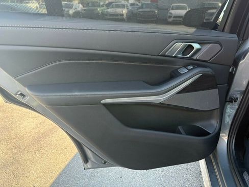 Used 2024 BMW X7 M60i image 22