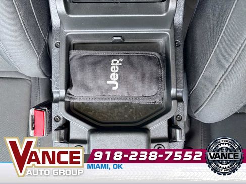 Used 2021 Jeep Wrangler Unlimited Sport AWD/4WD image 33