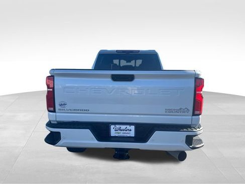 Used 2025 Chevrolet Silverado 3500 High Country w/ High Country Premium Package image 4