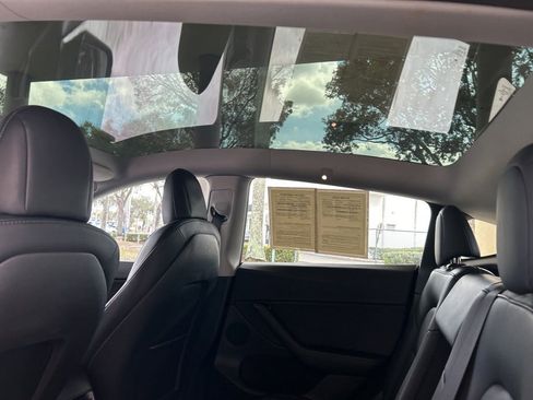 Used 2022 Tesla Model Y Performance image 38