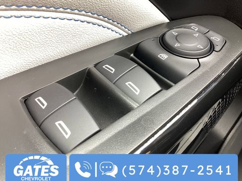 Used 2025 Chevrolet Trax LT image 23