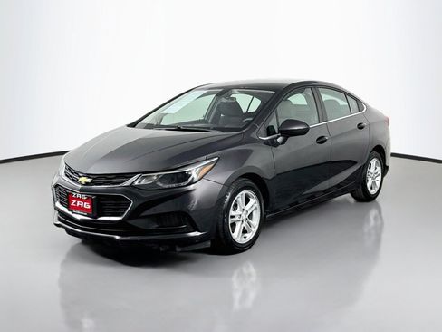 Used 2017 Chevrolet Cruze LT w/ Convenience Package FWD image 1