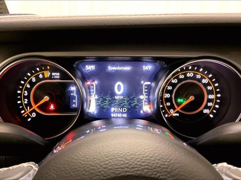 Used 2021 Jeep Gladiator Overland AWD/4WD image 14