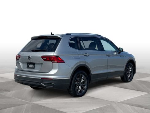 Used 2023 Volkswagen Tiguan SE FWD image 8