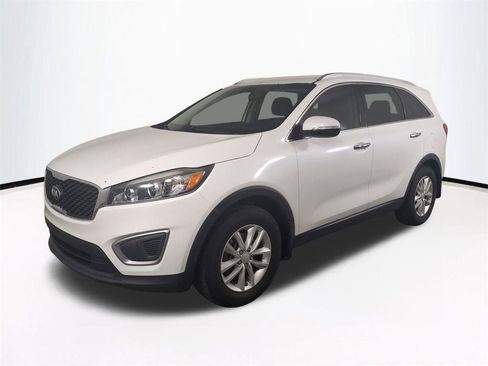 Used 2016 Kia Sorento FWD image 9