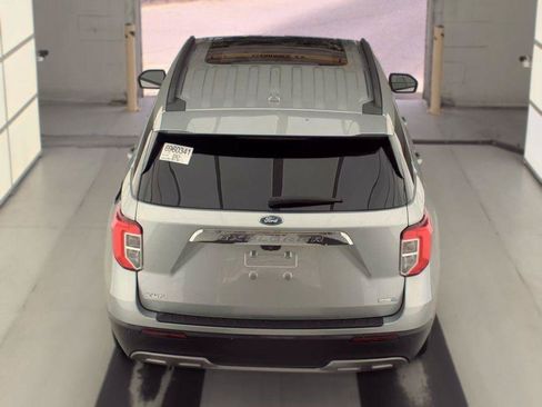 Used 2020 Ford Explorer XLT w/ Equipment Group 202A AWD/4WD image 6