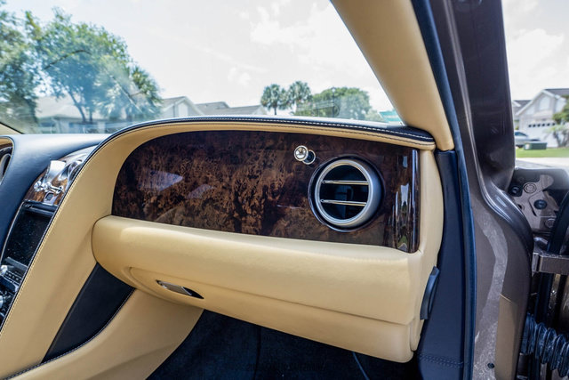 Used 2015 Bentley Flying Spur W12 AWD/4WD image 38