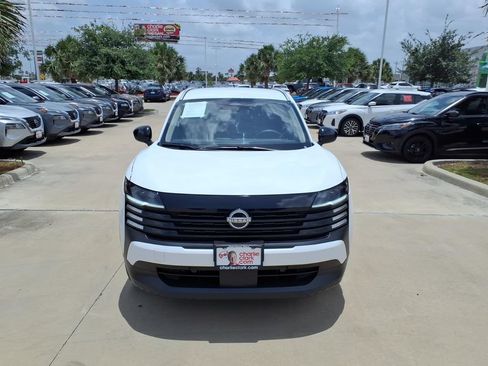 Used 2026 Nissan Kicks SV FWD image 8