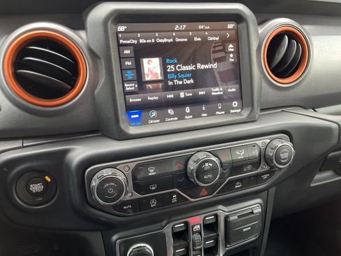 Used 2023 Jeep Gladiator Mojave image 37