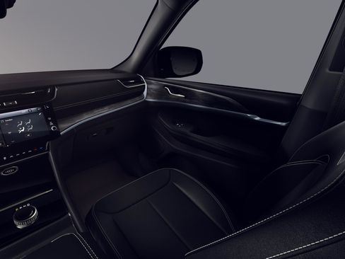 New 2026 Jeep Grand Cherokee L 4WD image 7