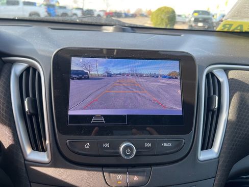 Used 2024 Chevrolet Malibu LT image 19