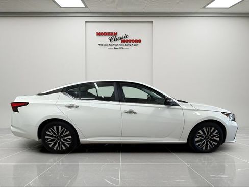 Used 2025 Nissan Altima 2.5 SV FWD image 6