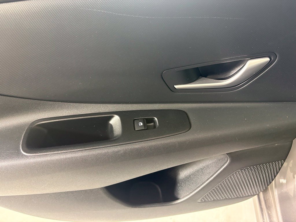 Used 2024 Hyundai Elantra SEL FWD image 33