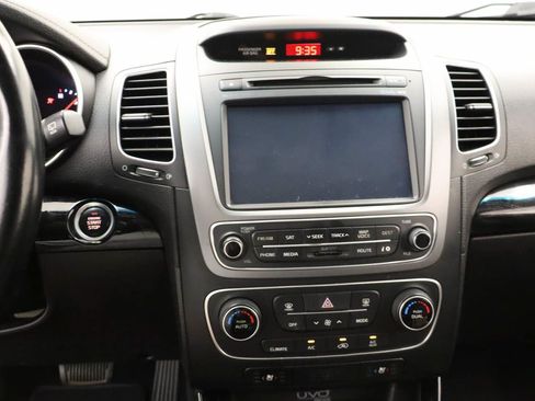 Used 2014 Kia Sorento SX w/ 3rd Row Package AWD/4WD image 8