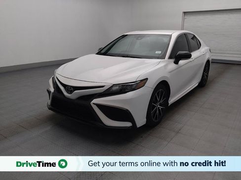 Used 2023 Toyota Camry SE FWD image 1