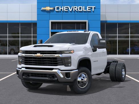 New 2025 Chevrolet Silverado 3500 LT w/ Convenience Package image 9