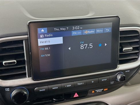 Used 2025 Hyundai Venue SEL FWD image 21