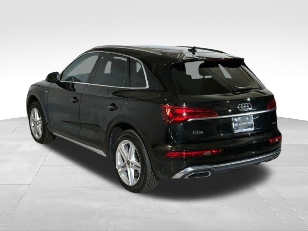 Used 2023 Audi Q5 e Premium w/ Convenience Package AWD/4WD image 7