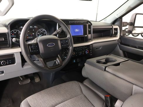 Used 2024 Ford F250 XL w/ STX Appearance Package AWD/4WD image 2