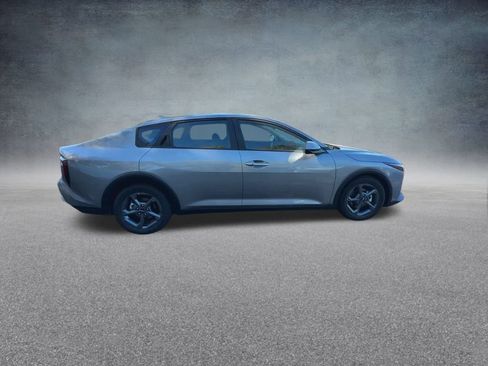 New 2025 Kia K4 LXS image 25