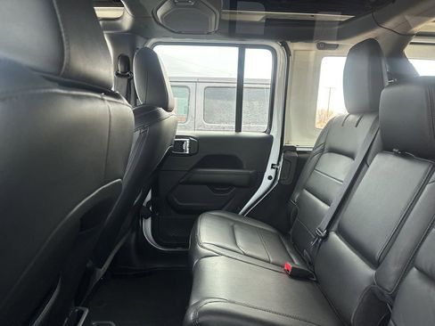 Used 2023 Jeep Wrangler Altitude image 16