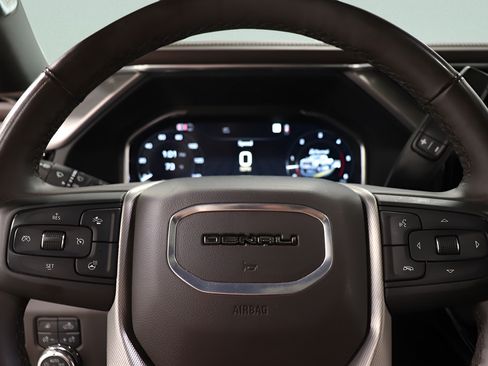 Used 2025 GMC Sierra 3500 Denali w/ Denali Reserve Package AWD/4WD image 14