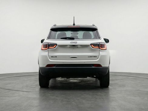 Used 2025 Jeep Compass Limited image 7