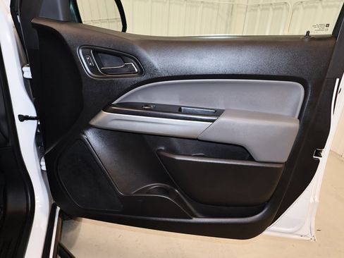 Used 2019 Chevrolet Colorado LT image 19