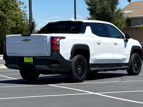Used 2025 Chevrolet Silverado EV LT AWD/4WD image 11