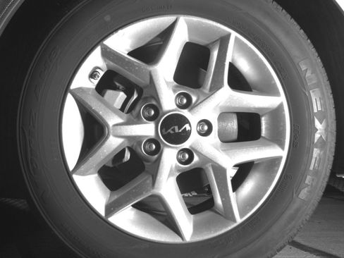 Used 2025 Kia Soul LX w/ LX Technology Package FWD image 15