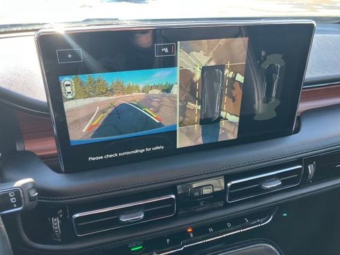 Used 2023 Lincoln Nautilus Reserve w/ Equipment Group 201A image 9