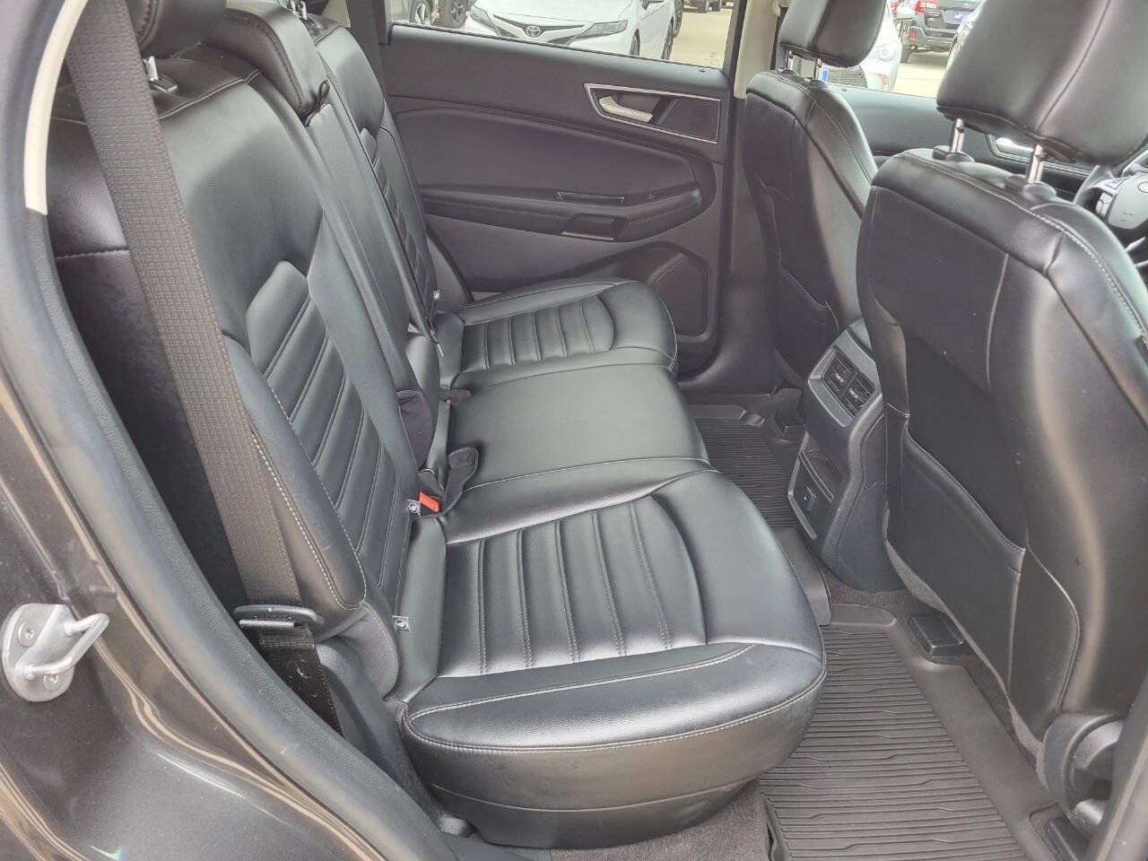 Used 2020 Ford Edge SEL AWD/4WD image 12