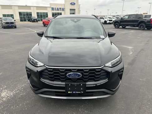 Used 2025 Ford Escape ST-Line image 2