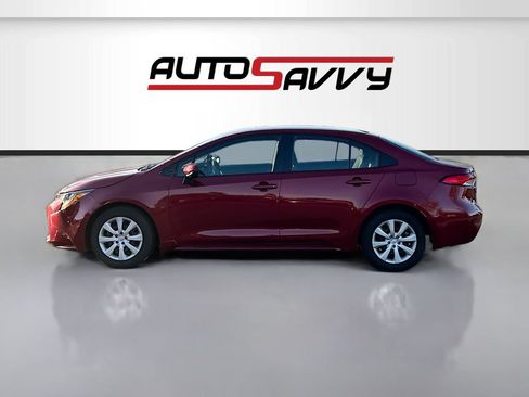 Used 2025 Toyota Corolla LE FWD image 4