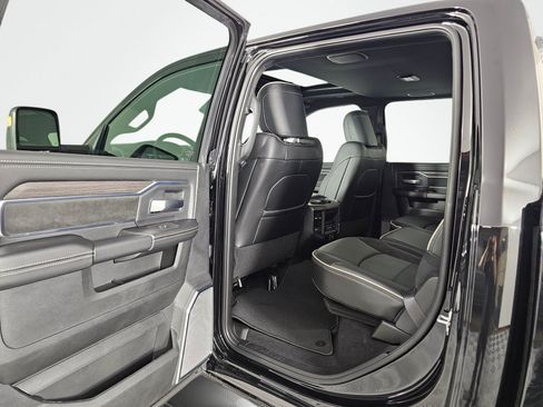 New 2026 RAM 2500 Laramie AWD/4WD image 34