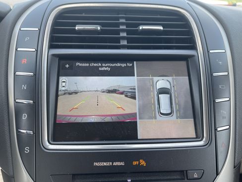 Used 2018 Lincoln MKX Reserve w/ Driver Assistance Package FWD image 26