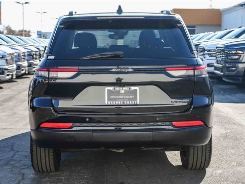 Used 2023 Jeep Grand Cherokee Limited w/ Black Appearance Package image 5