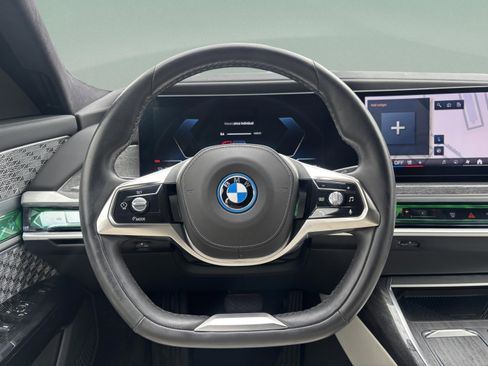 Certified 2024 BMW i7 xDrive60 image 9