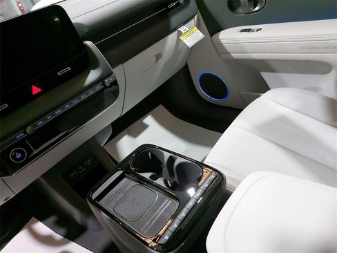 New 2026 Hyundai Ioniq 5 Limited image 25