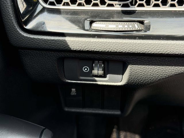Used 2025 Honda Civic Sport image 25