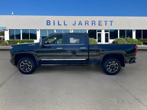 Used 2024 Chevrolet Silverado 2500 High Country w/ High Country Premium Package AWD/4WD image 4