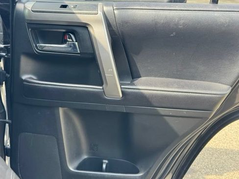Used 2016 Toyota 4Runner SR5 AWD/4WD image 25
