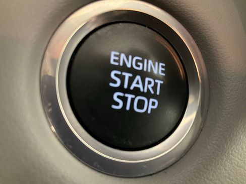 Used 2024 Toyota Highlander XLE image 20