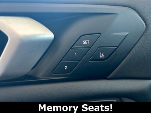 Used 2025 BMW X5 xDrive50e image 12