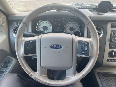 Used 2011 Ford Expedition EL XLT image 17