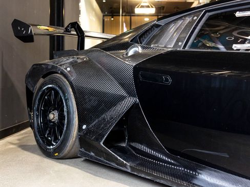 Used 2022 Lamborghini Huracan EVO RWD image 6