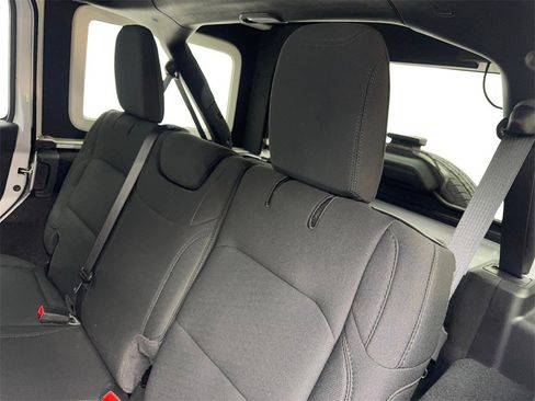 Used 2022 Jeep Wrangler Unlimited Sport image 32