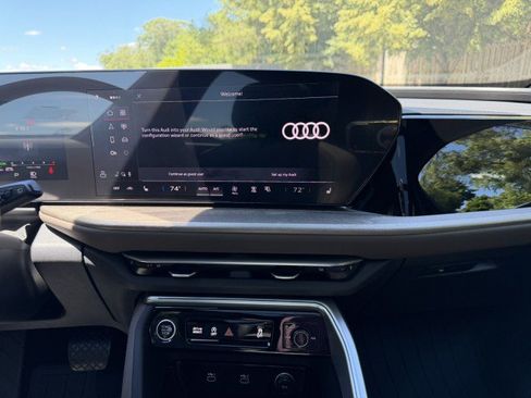 Certified 2025 Audi Q5 Premium w/ Convenience Package AWD/4WD image 13