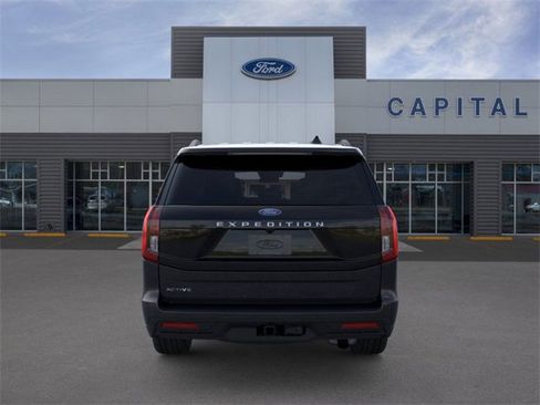 New 2025 Ford Expedition Active image 5