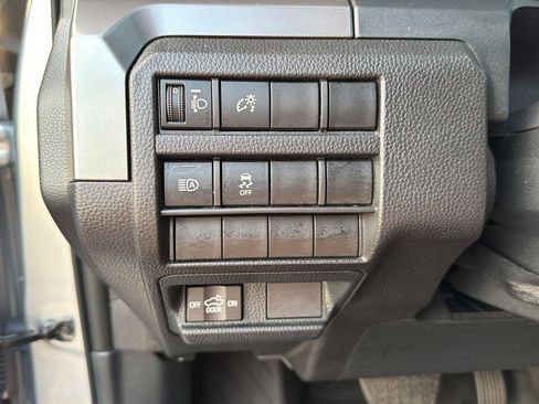 Certified 2024 Toyota Tacoma SR5 AWD/4WD image 19